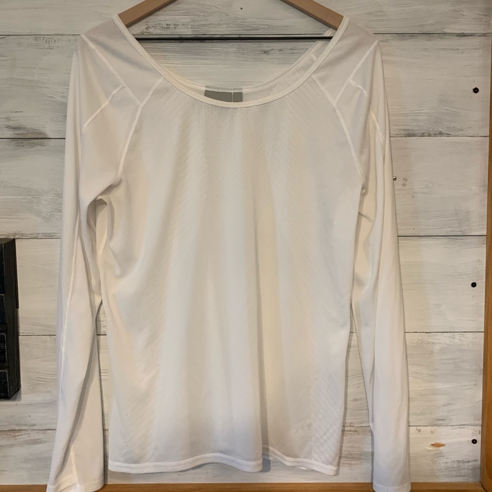 Athleta long sleeve lightweight shirt